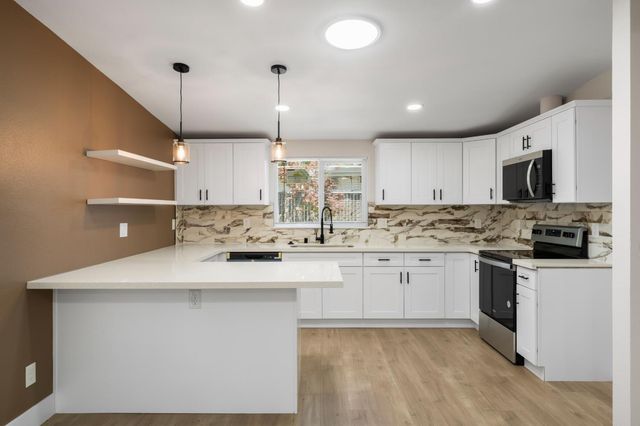 924 Cummins Way, West Sacramento, CA 95605