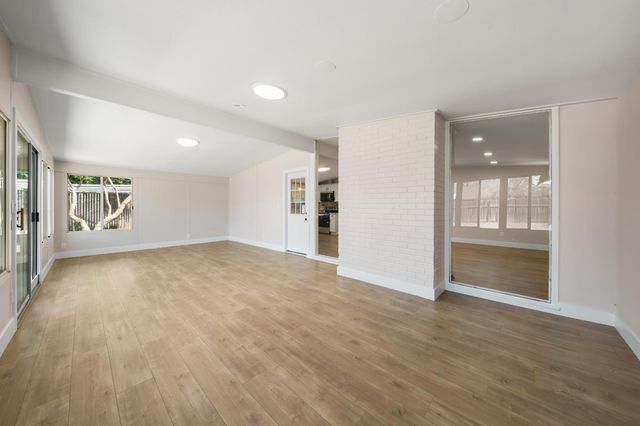 924 Cummins Way, West Sacramento, CA 95605