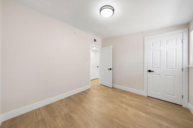 924 Cummins Way, West Sacramento, CA 95605