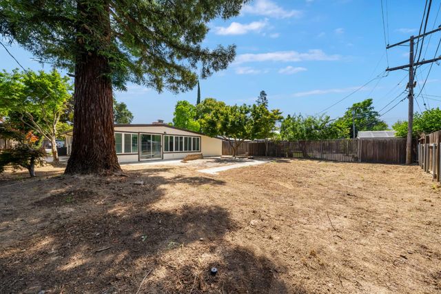 924 Cummins Way, West Sacramento, CA 95605