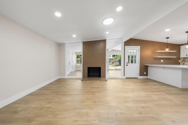 924 Cummins Way, West Sacramento, CA 95605