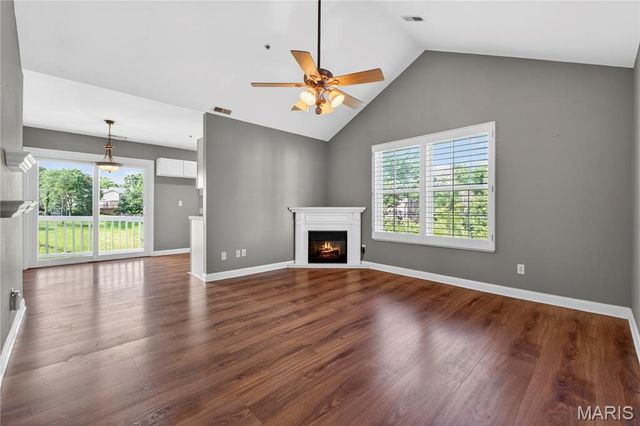 16560 Victoria Crossing Drive J, Grover, MO 63040