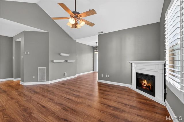 16560 Victoria Crossing Drive J, Grover, MO 63040
