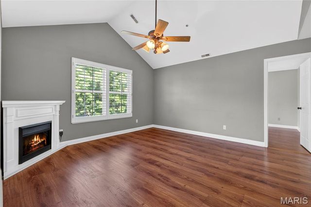 16560 Victoria Crossing Drive J, Grover, MO 63040