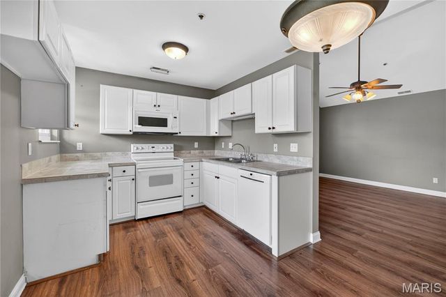 16560 Victoria Crossing Drive J, Grover, MO 63040