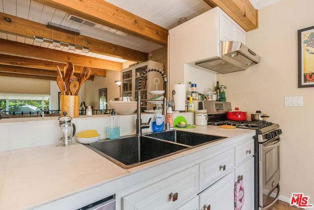 6249 Green Valley Circle, Culver City, CA 90230