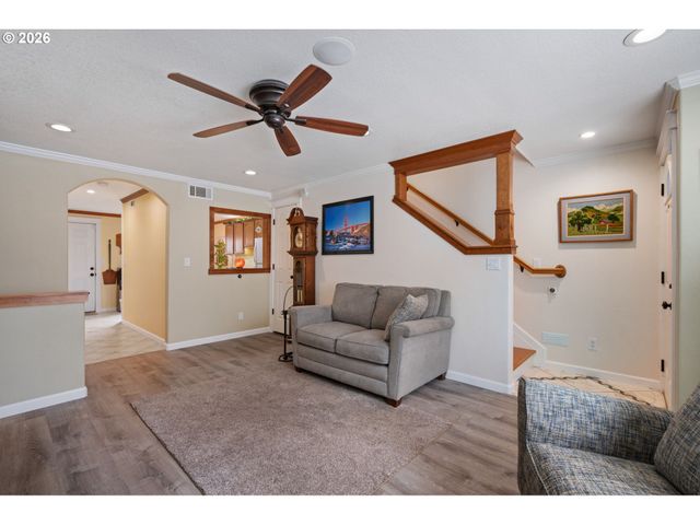 687 32ND St 4, Washougal, WA 98671