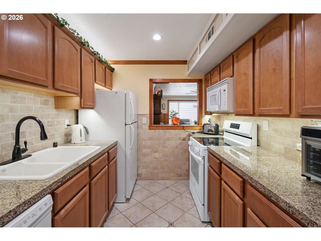687 32ND St 4, Washougal, WA 98671