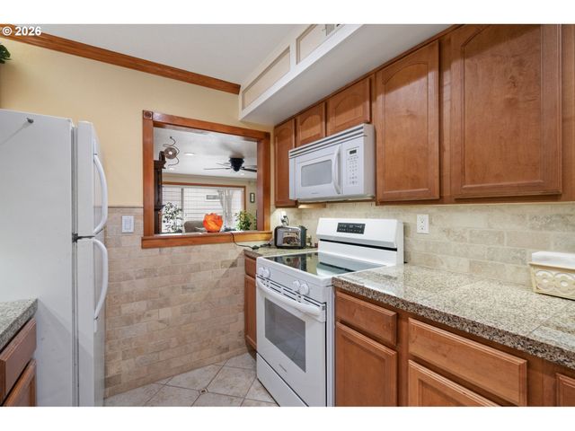 687 32ND St 4, Washougal, WA 98671