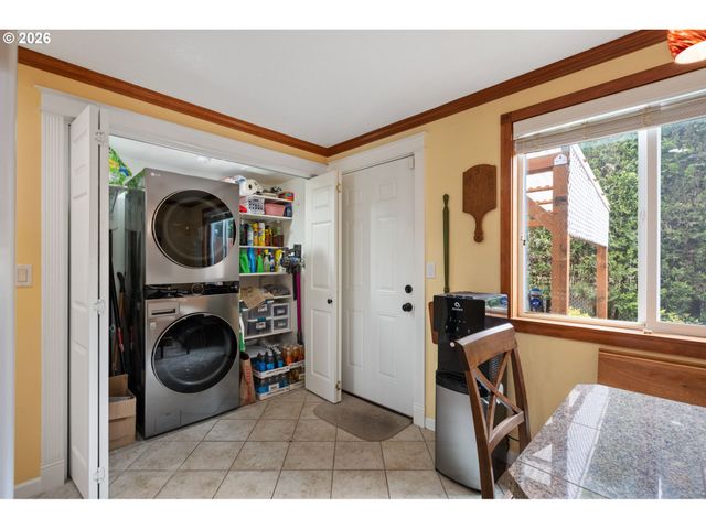 687 32ND St 4, Washougal, WA 98671