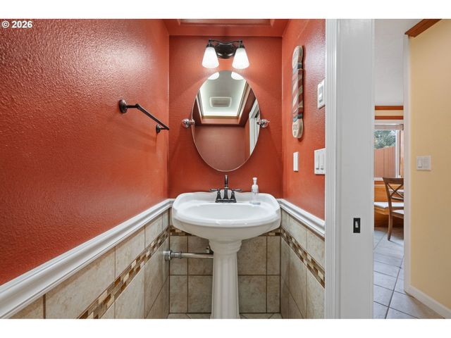 687 32ND St 4, Washougal, WA 98671