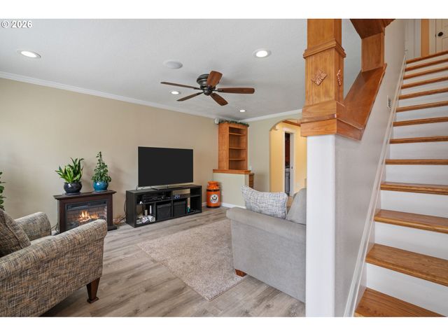 687 32ND St 4, Washougal, WA 98671