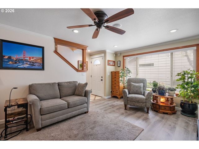 687 32ND St 4, Washougal, WA 98671