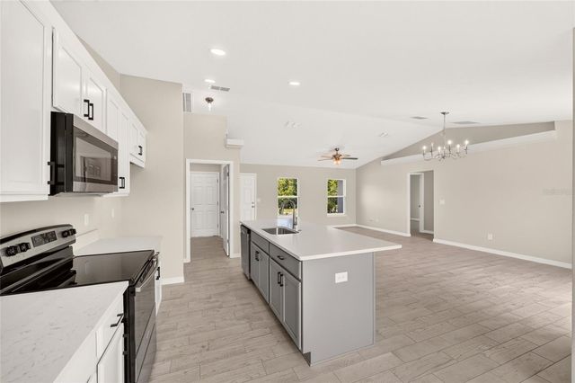 13 PECAN DRIVE LOOP, Ocala, FL 34472
