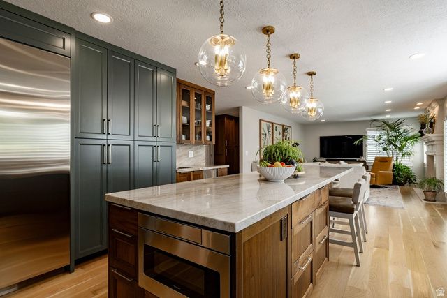 1026 E SPRINGWOOD DR, North Salt Lake, UT 84054