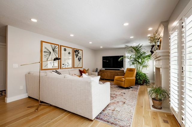 1026 E SPRINGWOOD DR, North Salt Lake, UT 84054