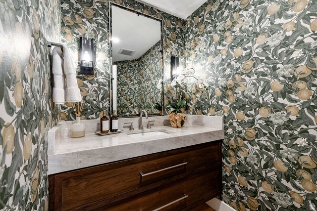 1026 E SPRINGWOOD DR, North Salt Lake, UT 84054
