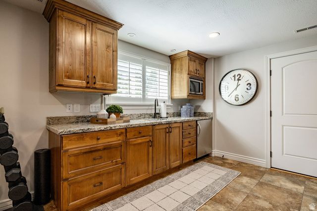 1026 E SPRINGWOOD DR, North Salt Lake, UT 84054