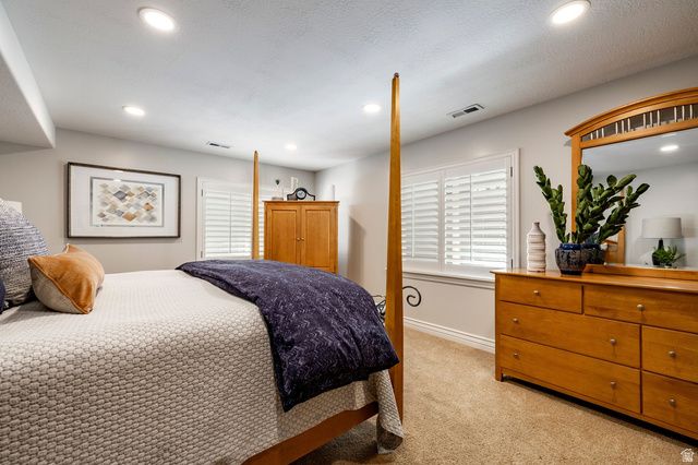 1026 E SPRINGWOOD DR, North Salt Lake, UT 84054