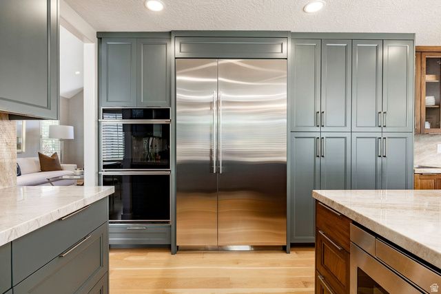 1026 E SPRINGWOOD DR, North Salt Lake, UT 84054