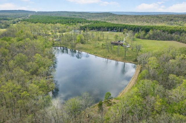 1552 New Harmony Rd, Graysville, TN 37338