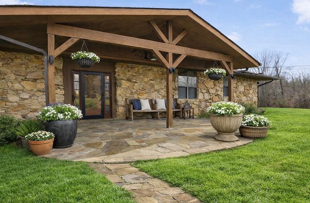 1552 New Harmony Rd, Graysville, TN 37338