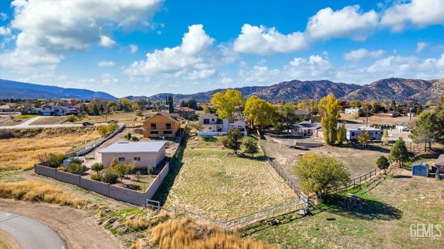 21860 Westwood Boulevard, Tehachapi, CA 93561