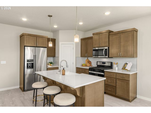 1656 18TH Ave, Forest Grove, OR 97116