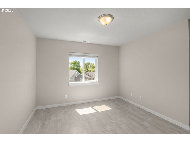 1656 18TH Ave, Forest Grove, OR 97116