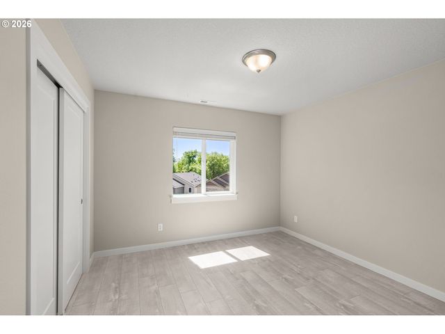 1656 18TH Ave, Forest Grove, OR 97116