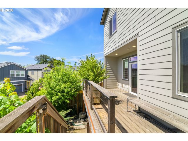 1656 18TH Ave, Forest Grove, OR 97116