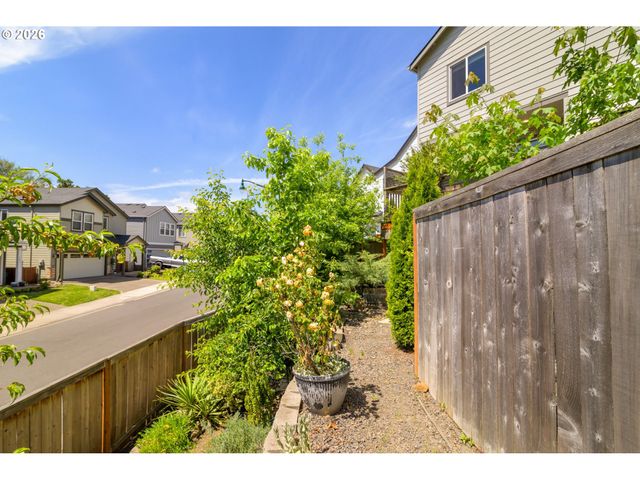 1656 18TH Ave, Forest Grove, OR 97116