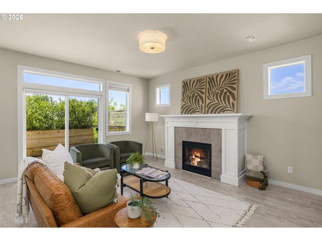 1656 18TH Ave, Forest Grove, OR 97116