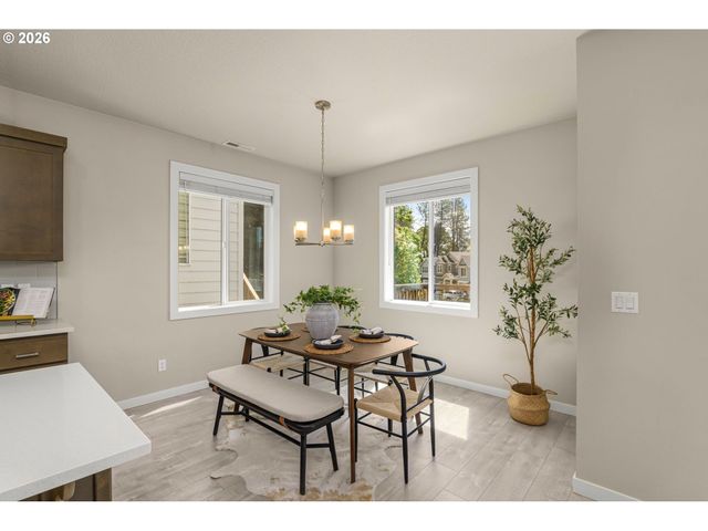 1656 18TH Ave, Forest Grove, OR 97116