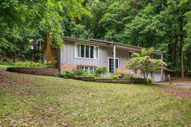 27755 Island View Rd, Shorewood, MN 55331