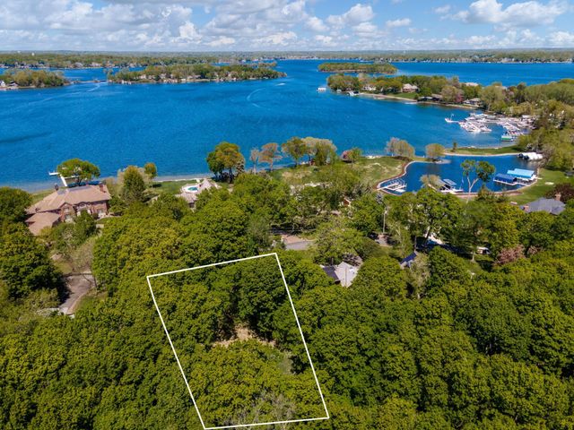 27755 Island View Rd, Shorewood, MN 55331