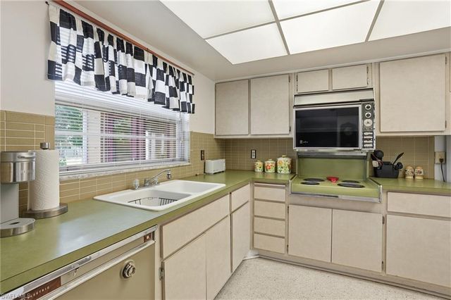 5541 Winkler RD, Fort Myers, FL 33919