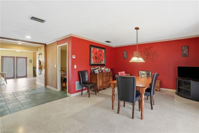 5541 Winkler RD, Fort Myers, FL 33919