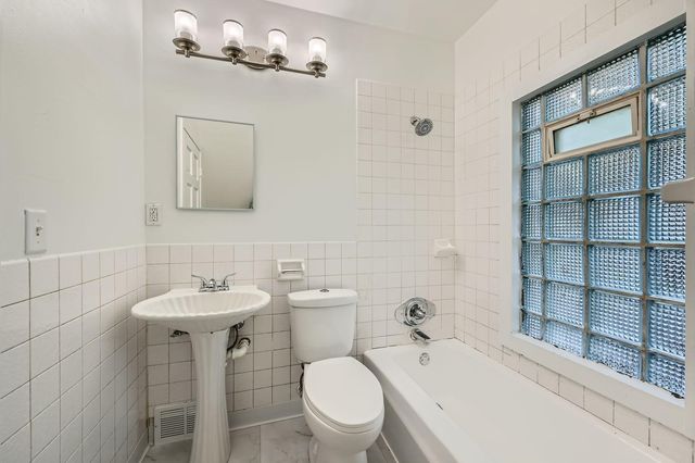 3014 Humboldt Avenue N, Minneapolis, MN 55411