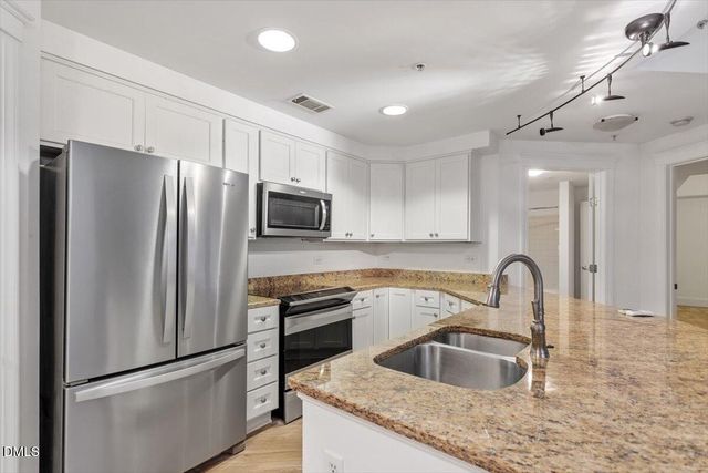 222 Glenwood Avenue 218, Raleigh, NC 27603