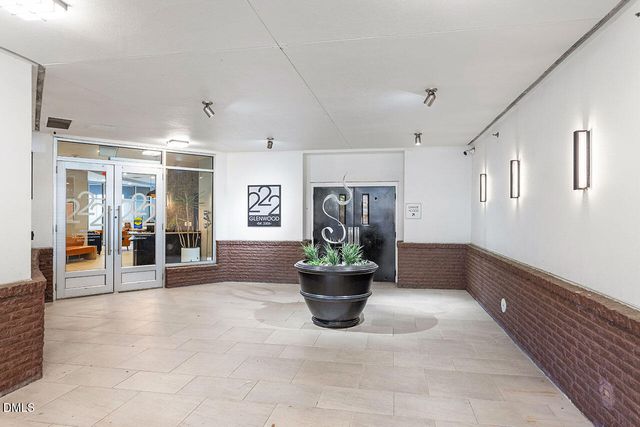 222 Glenwood Avenue 218, Raleigh, NC 27603