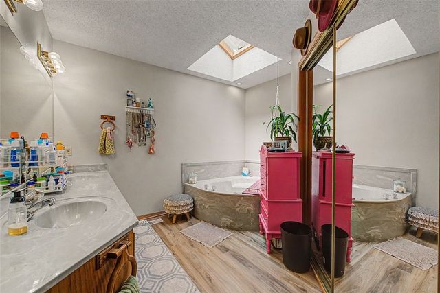 47 London Drive, Bella Vista, AR 72715