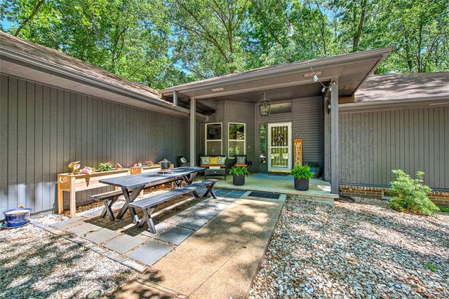 47 London Drive, Bella Vista, AR 72715