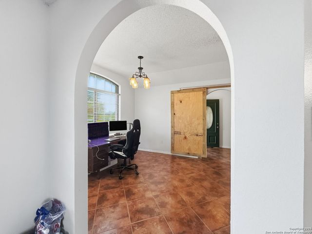 434 County Road 6610, Devine, TX 78016