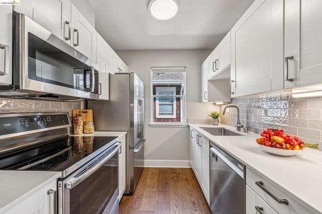 24 Bayside Ct, Richmond, CA 94804