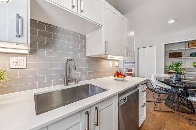 24 Bayside Ct, Richmond, CA 94804