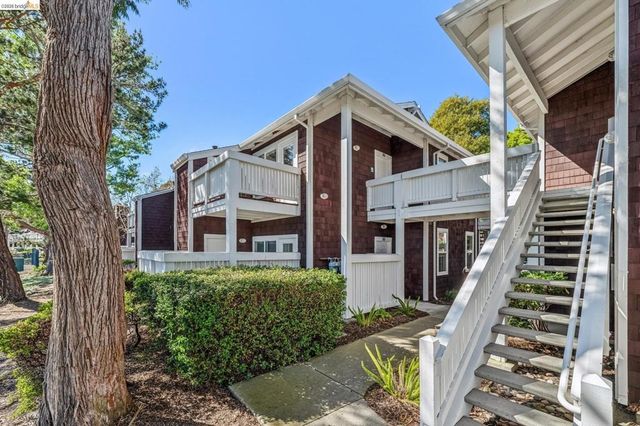 24 Bayside Ct, Richmond, CA 94804