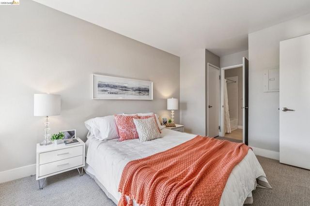 24 Bayside Ct, Richmond, CA 94804