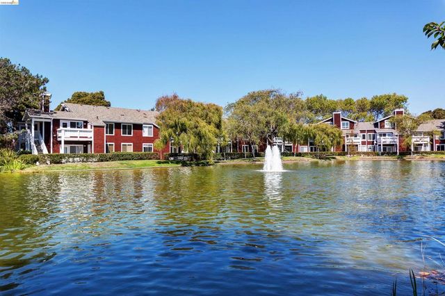 24 Bayside Ct, Richmond, CA 94804