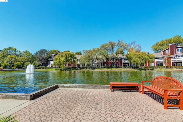 24 Bayside Ct, Richmond, CA 94804